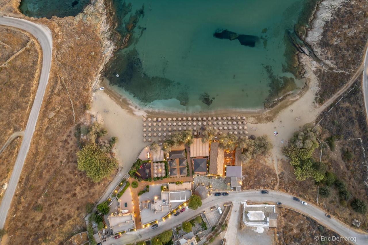 Villa Porto And *
