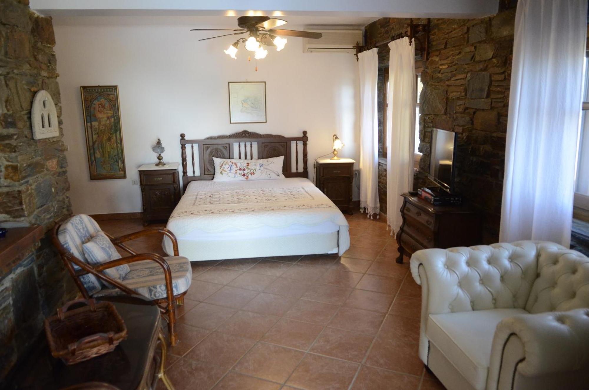 Villa Porto And *